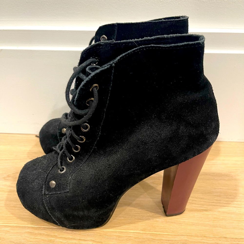 Black pumps / booties size 7